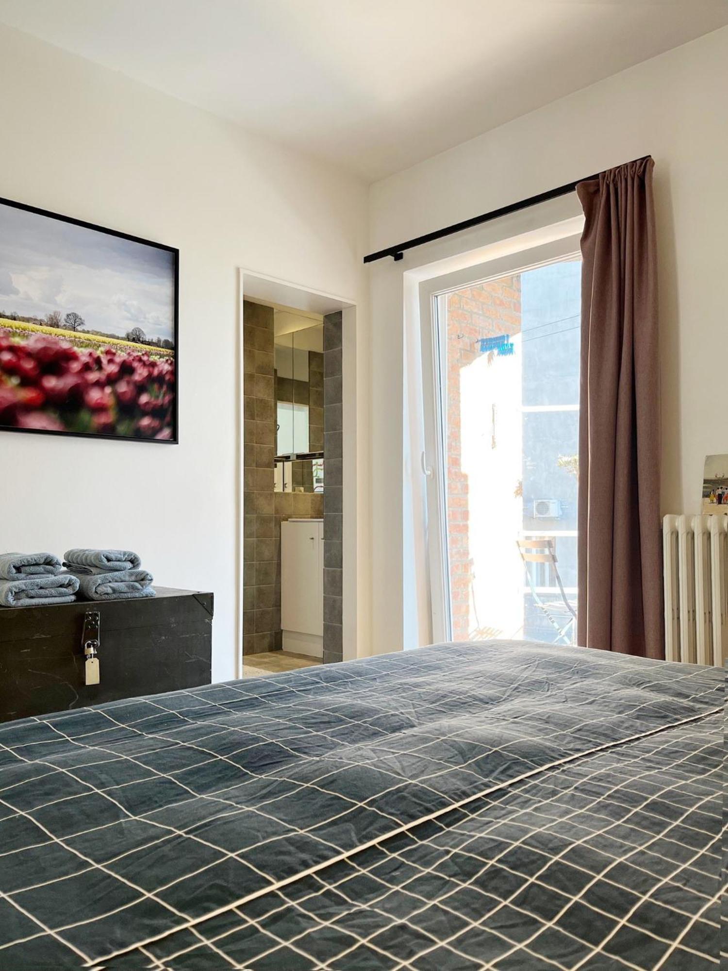 Trendy & Sunny Apartment In Гент Екстериор снимка