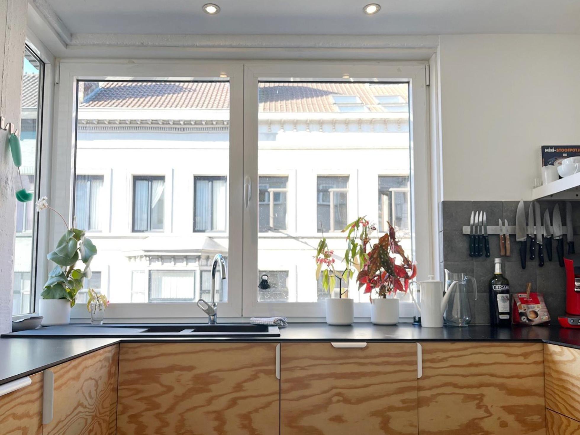 Trendy & Sunny Apartment In Гент Екстериор снимка