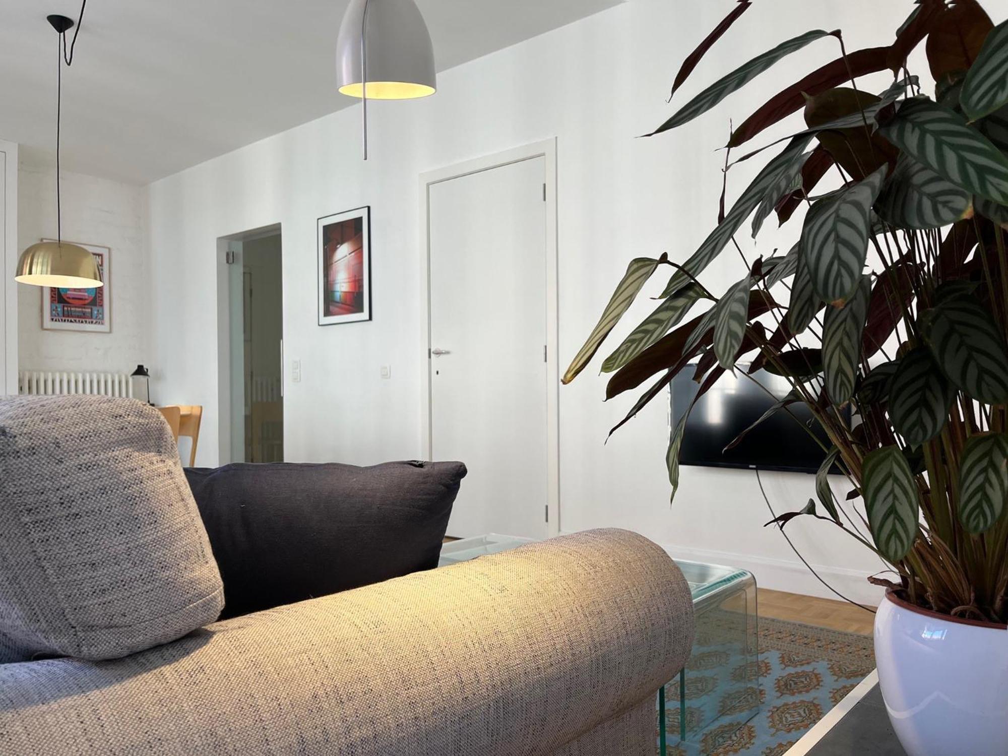 Trendy & Sunny Apartment In Гент Екстериор снимка