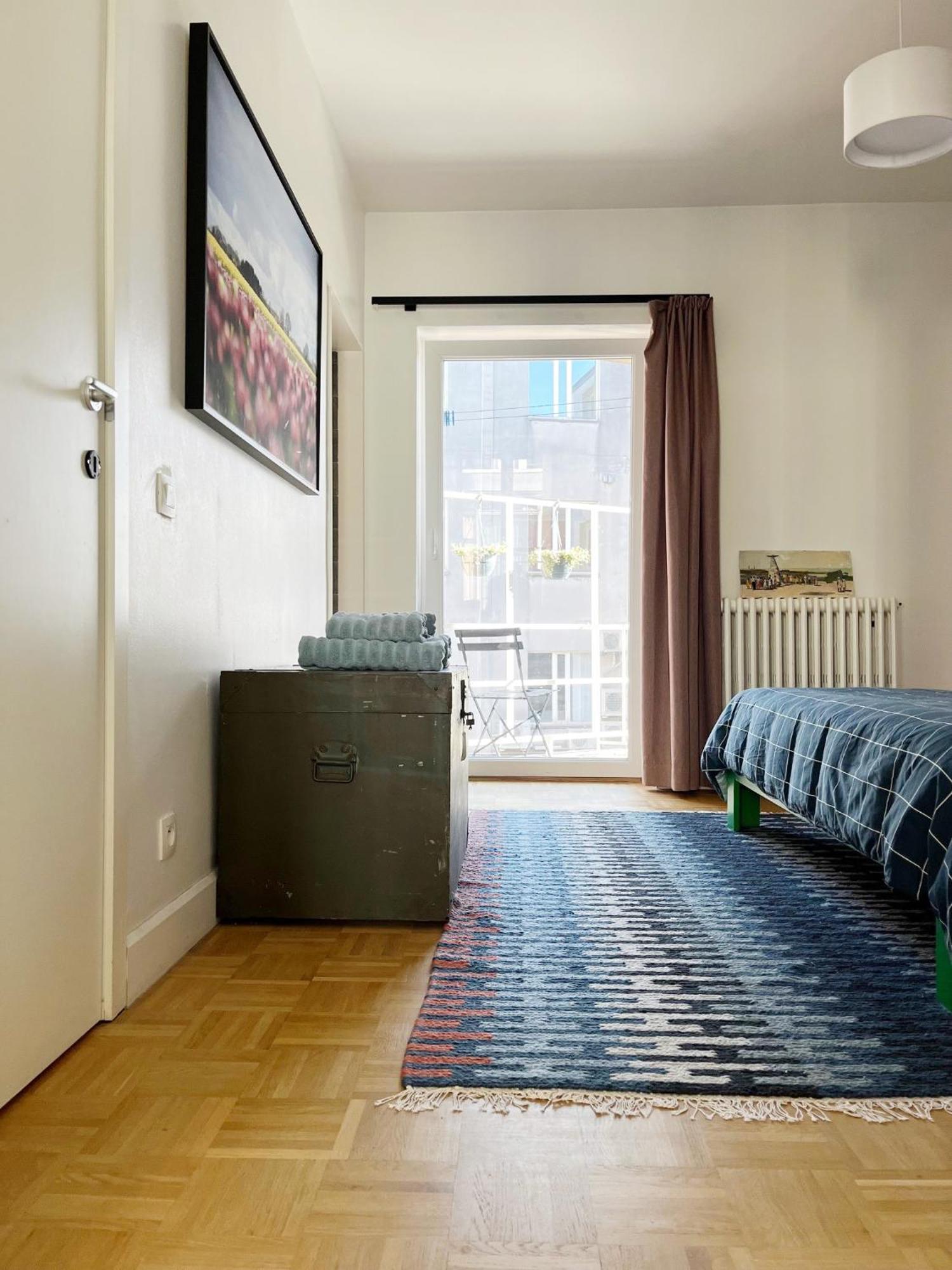 Trendy & Sunny Apartment In Гент Екстериор снимка