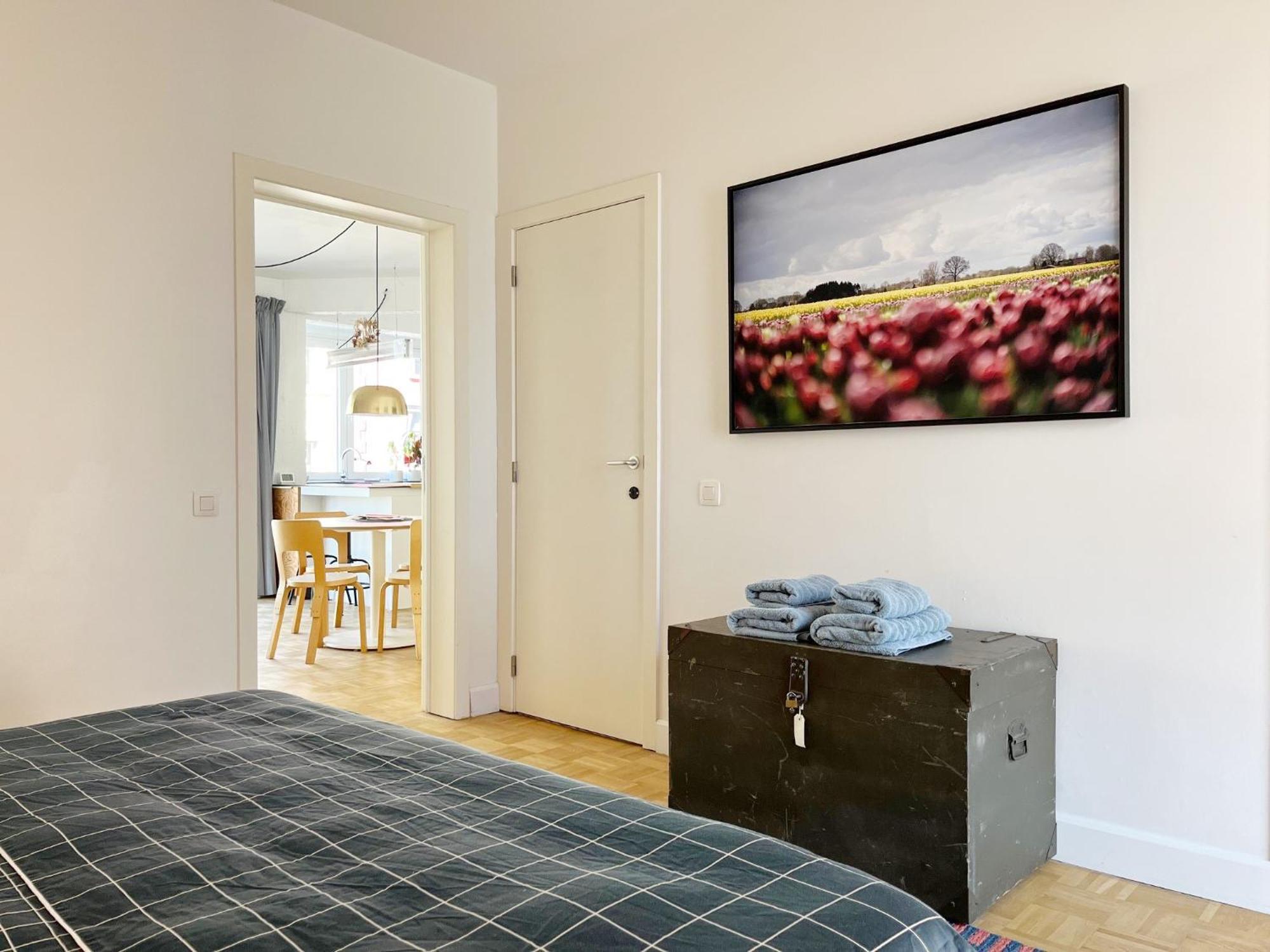 Trendy & Sunny Apartment In Гент Екстериор снимка
