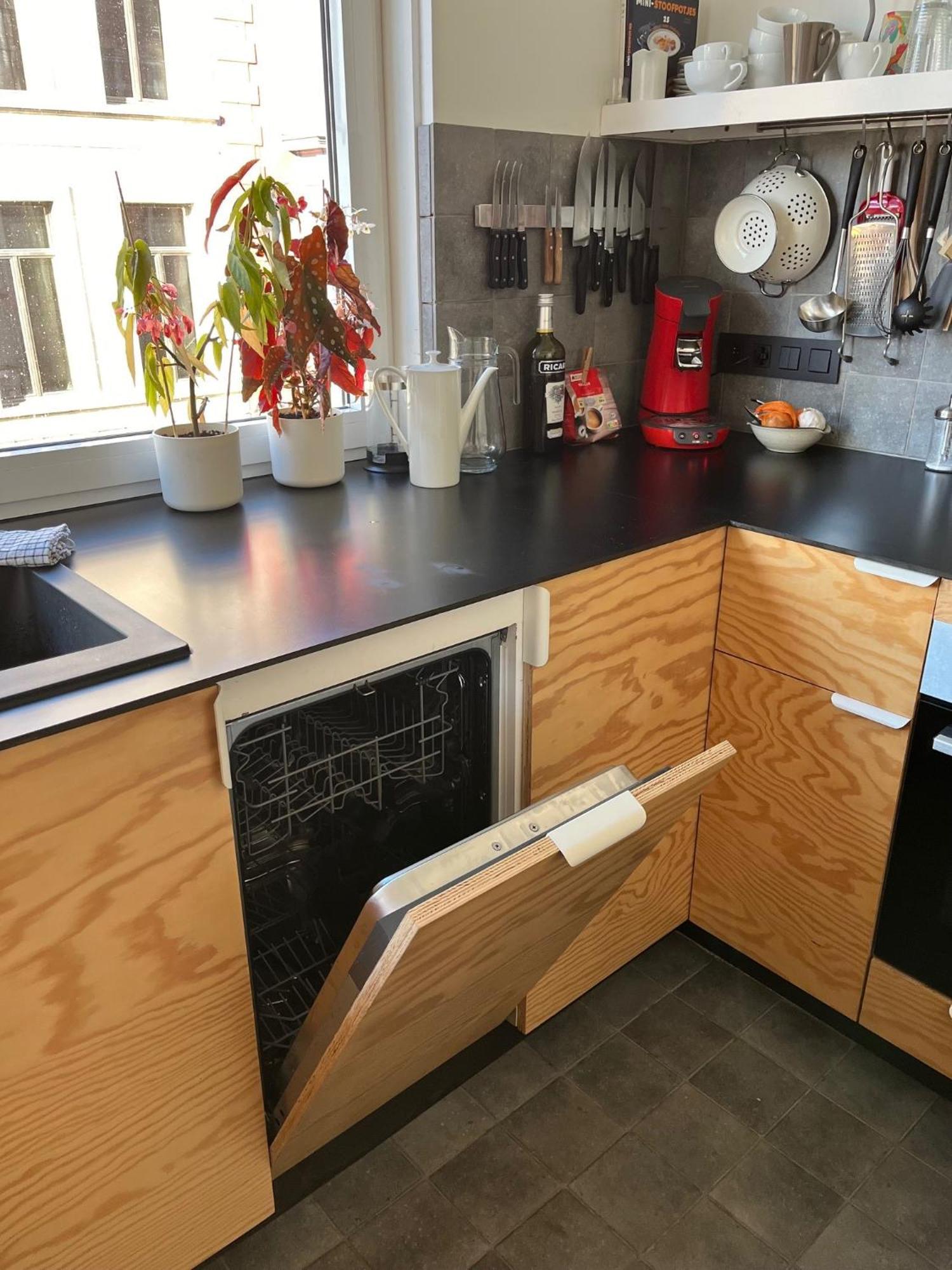 Trendy & Sunny Apartment In Гент Екстериор снимка