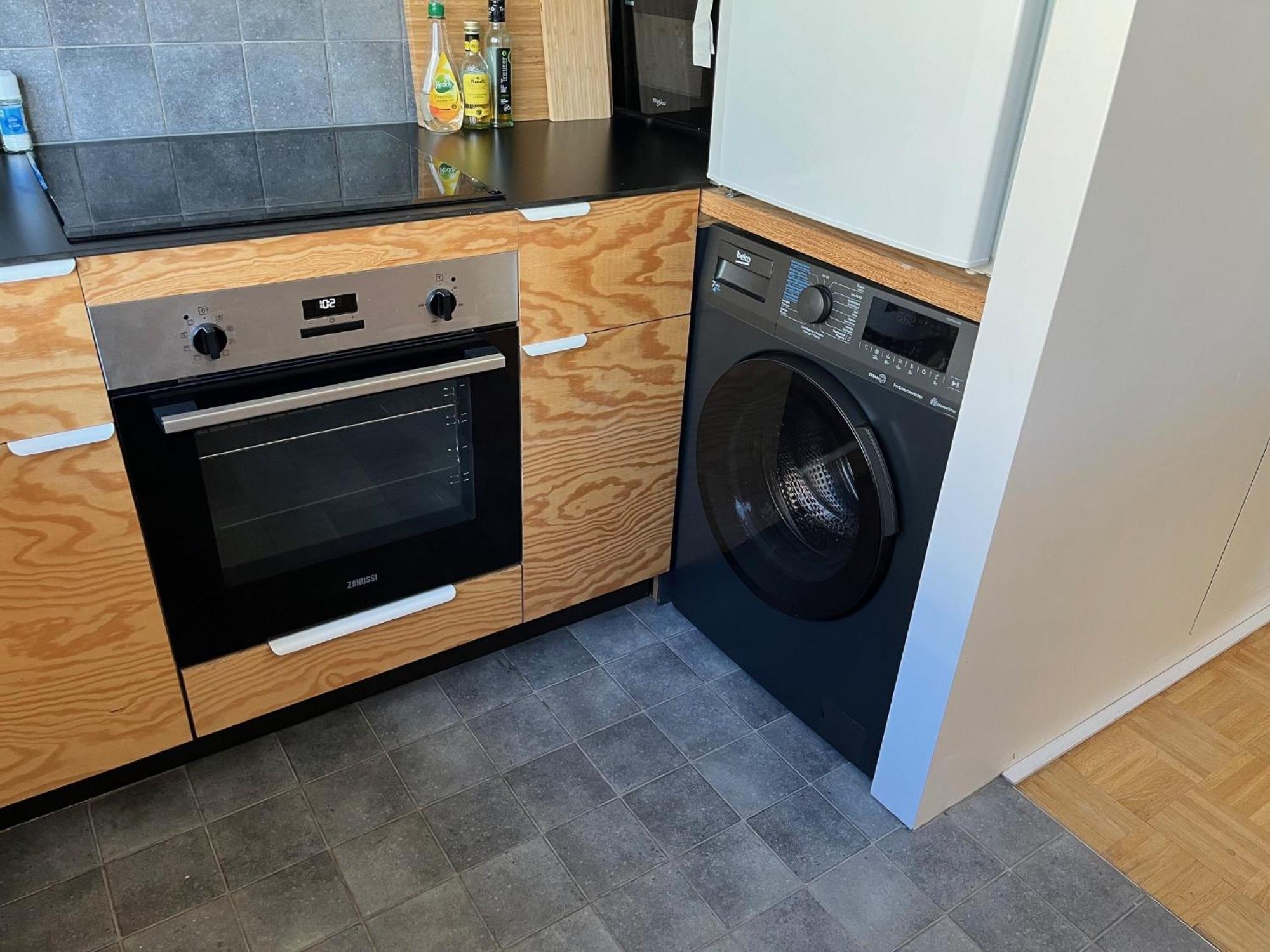 Trendy & Sunny Apartment In Гент Екстериор снимка